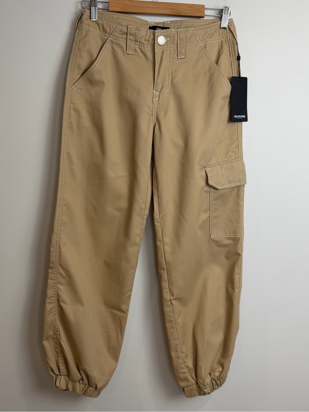 True Religion Women’s Tan Bobbi Baggy Cargo Jogger Pants Size 25 NWT MSRP $199